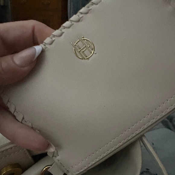 House of Harlow 1960 Cream Tote with Gold Details - Picture 8 of 8